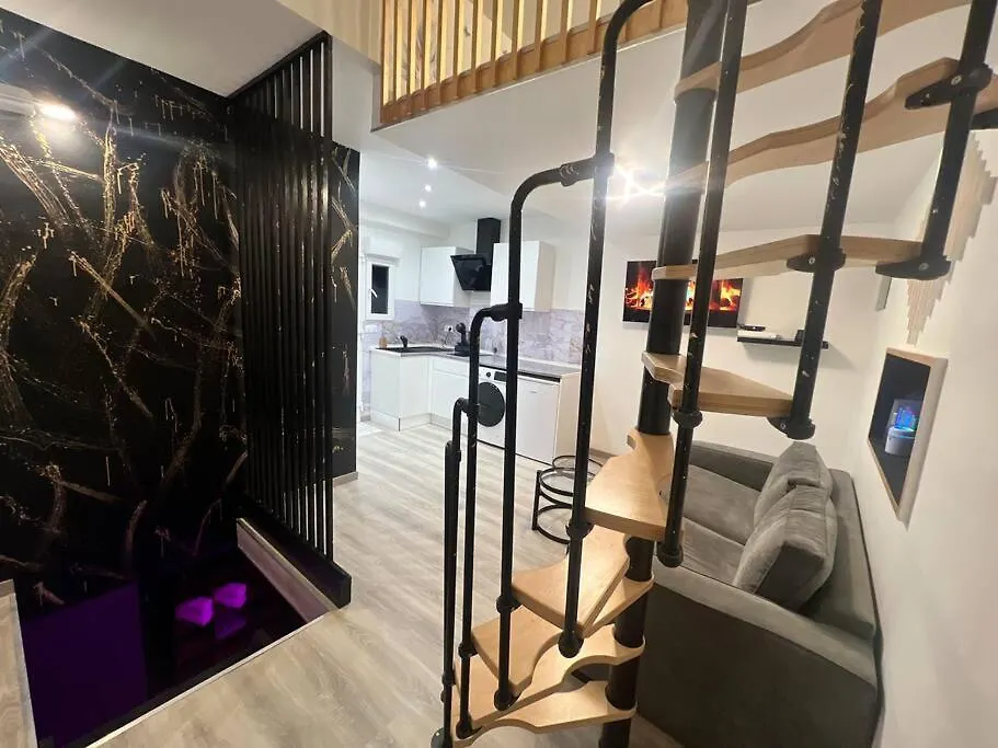 Holiday home Maison Appartement Triplex Avec Jacuzzi Et Sauna Saint-Etienne  France