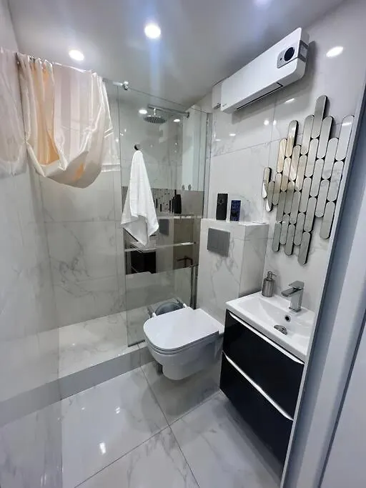 Maison Appartement Triplex Avec Jacuzzi Et Sauna Saint-Etienne  0*, Saint-Etienne (Loire) France