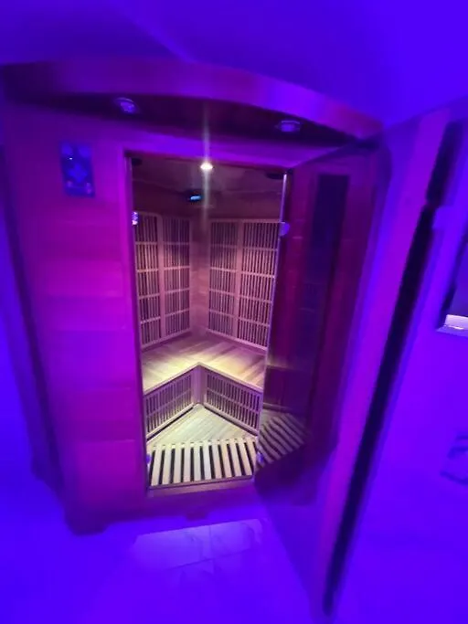 Maison Appartement Triplex Avec Jacuzzi Et Sauna Saint-Etienne  0*, Saint-Etienne (Loire)