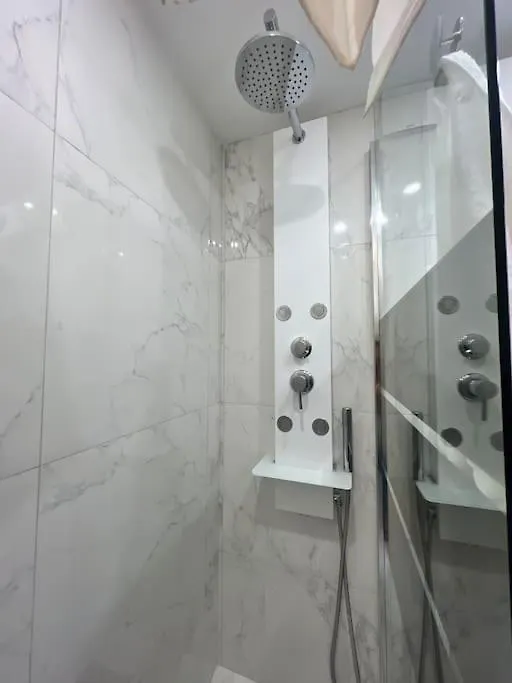 Maison Appartement Triplex Avec Jacuzzi Et Sauna Saint-Etienne  France