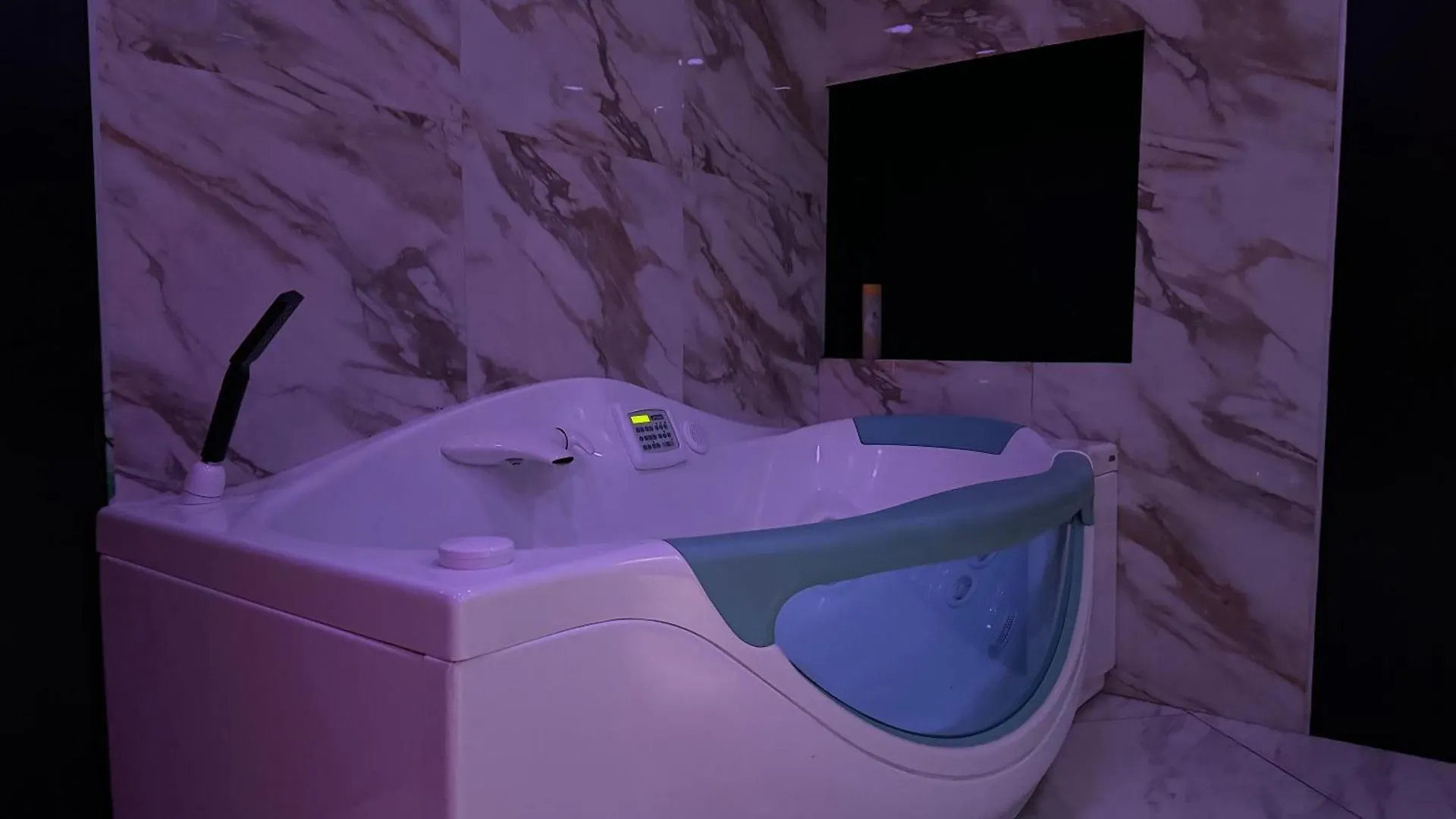 Maison Appartement Triplex Avec Jacuzzi Et Sauna Saint-Etienne